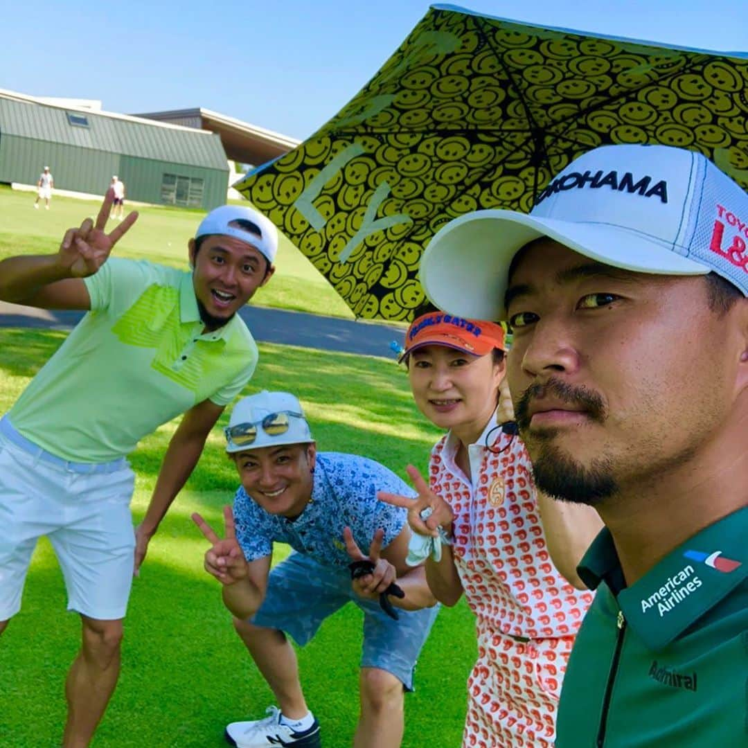 北島康介さんのインスタグラム写真 - (北島康介Instagram)「. . ゴルフ🏌️‍♂️  暑かったぁ🥵 水分補給しても熱中症になるわ💦  @usk_kmj くんと @satoshi_kodaira_official くんと ひろえちゃんと🏌️‍♂️  ゴルフ上手くならないなぁ🤔  #ゴルフ #プロゴルファー #上地雄輔  #小平智 #golf」8月13日 12時09分 - kosuke5890