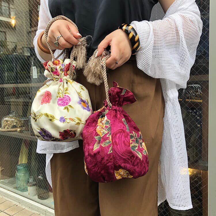 のインスタグラム：「ㅤㅤㅤㅤㅤㅤ ㅤㅤㅤㅤㅤㅤㅤ flamingo original drawstring bag  ㅤㅤㅤㅤㅤㅤㅤ ㅤㅤㅤㅤㅤㅤㅤㅤㅤㅤㅤㅤㅤ #古着 #古着屋 #下北沢古着屋 #下北沢古着  #drawstringbag  #tokyo #shimokitazawa #shimokitazawavintageshop」