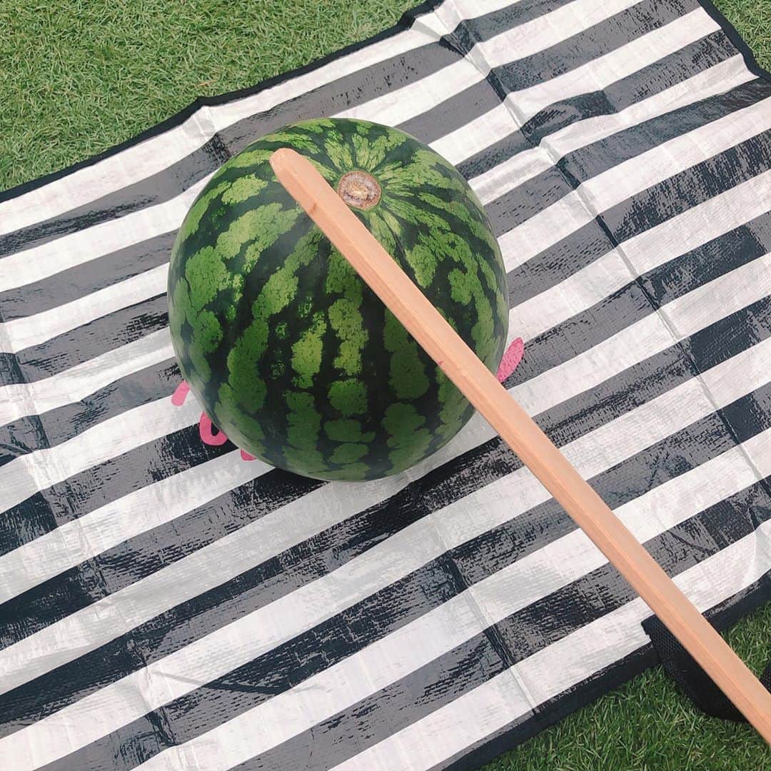 のインスタグラム：「✤  びーっくりするくらい 暑い🌞🌞🌞 ･ ･ 短いけど子供達、 夏満喫してます🌻 ･ ･ 私は… 準備するだけで 倒れそう…😵」