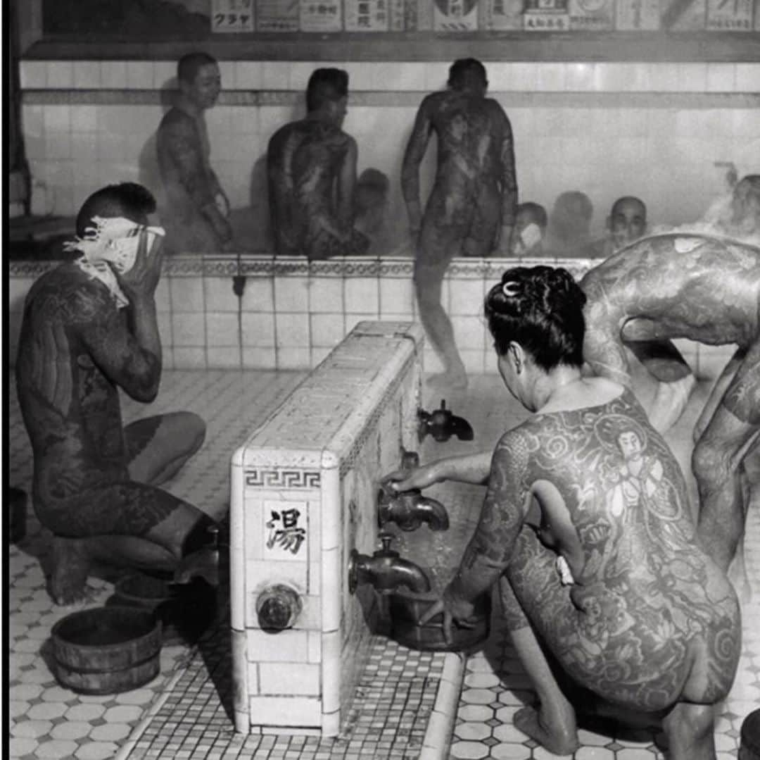 Juxtapoz Magazineさんのインスタグラム写真 - (Juxtapoz MagazineInstagram)「Japanese tattoo culture, late 1940s, documented by former LIFE photographer, #HoraceBristol」8月13日 13時02分 - juxtapozmag