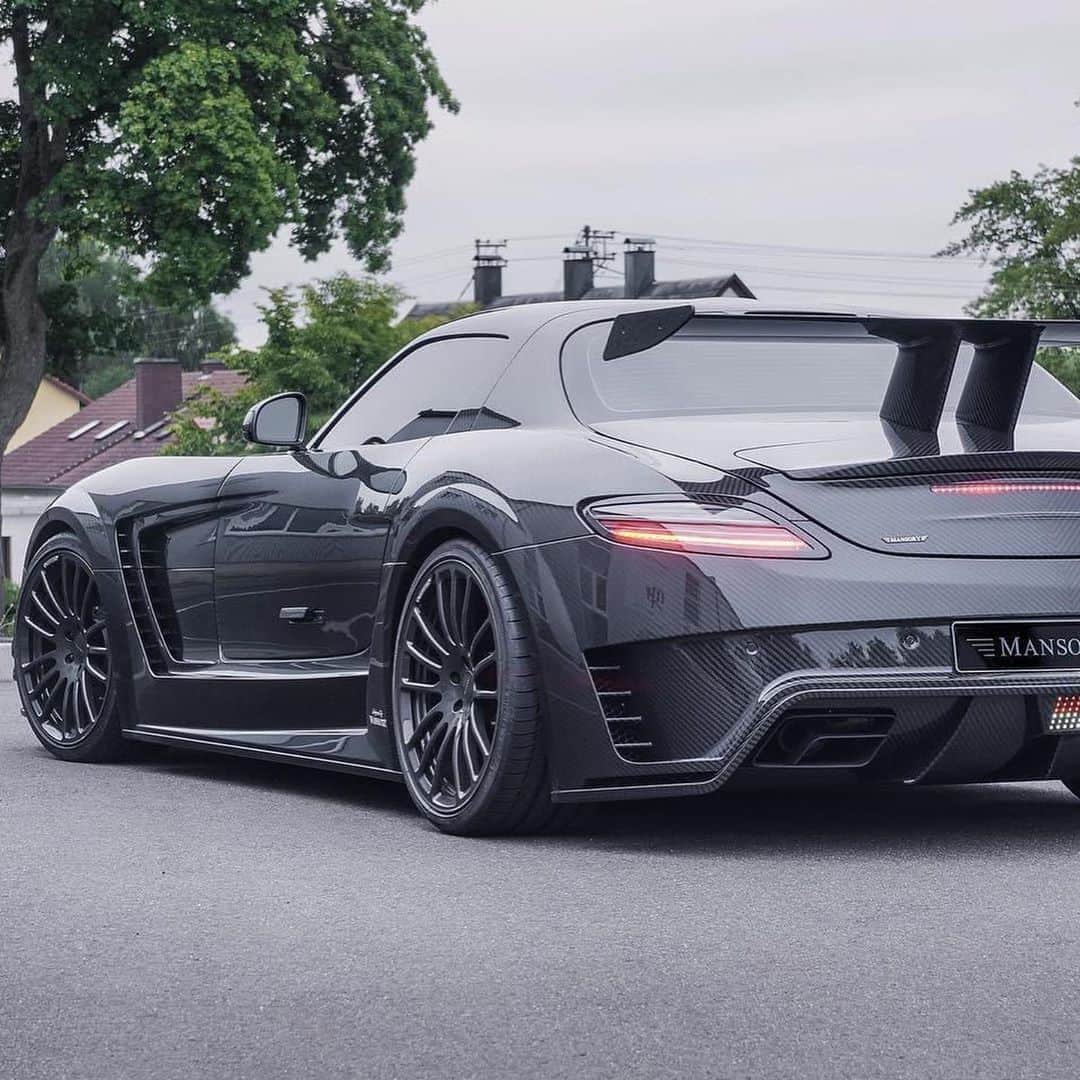CARLiFESTYLEさんのインスタグラム写真 - (CARLiFESTYLEInstagram)「The MANSORY CORMEUM. Based off the Mercedes SLS AMG. What do you think? Check out @aerosunzusa for more @mansory! #carlifestyle #mansory #aerosunzusa」8月13日 13時11分 - carlifestyle