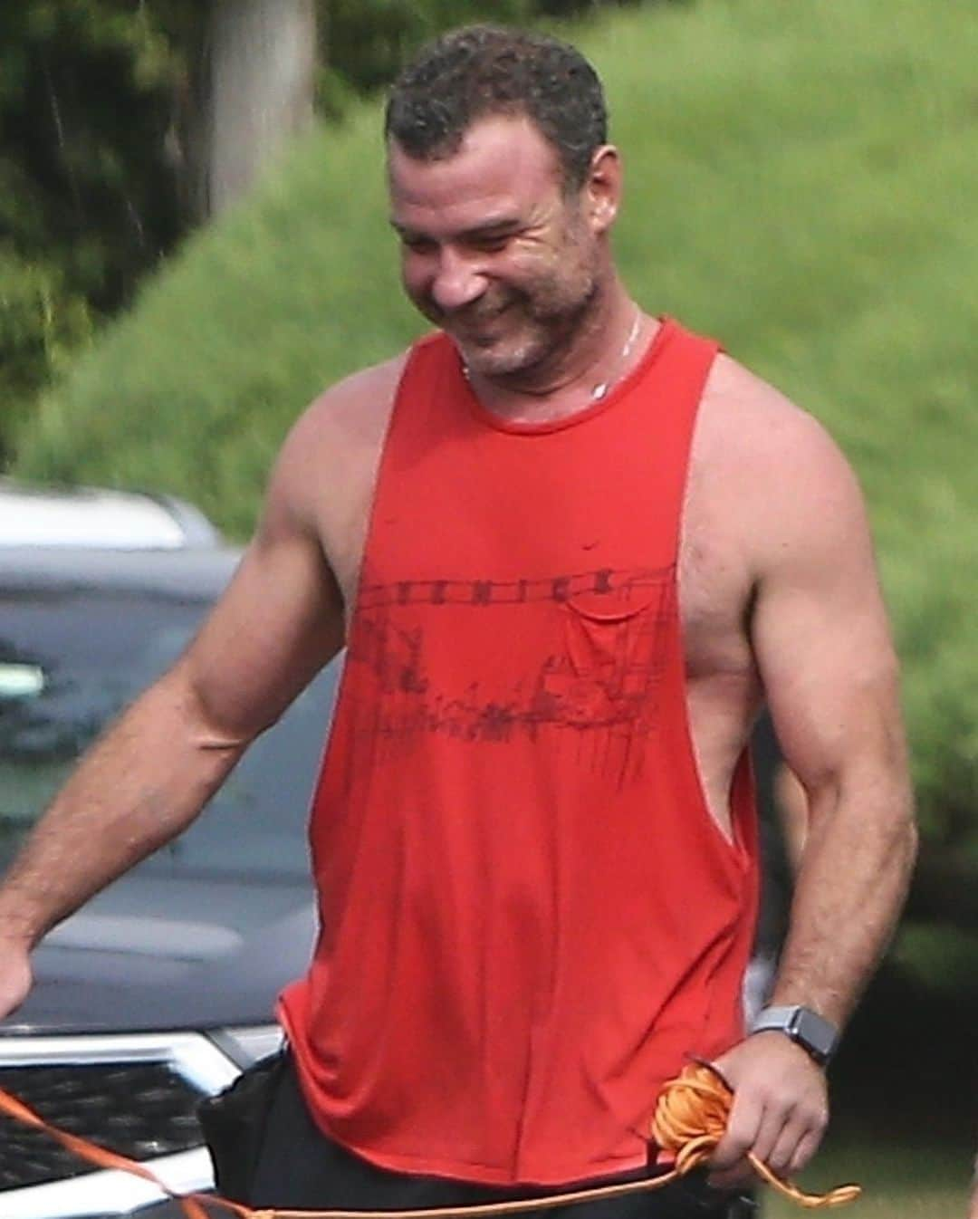 Just Jaredさんのインスタグラム写真 - (Just JaredInstagram)「@lievschreiber shows off his muscles while arriving at the beach with his new dog Scout! #LievSchreiber Photos: Backgrid」8月13日 13時41分 - justjared