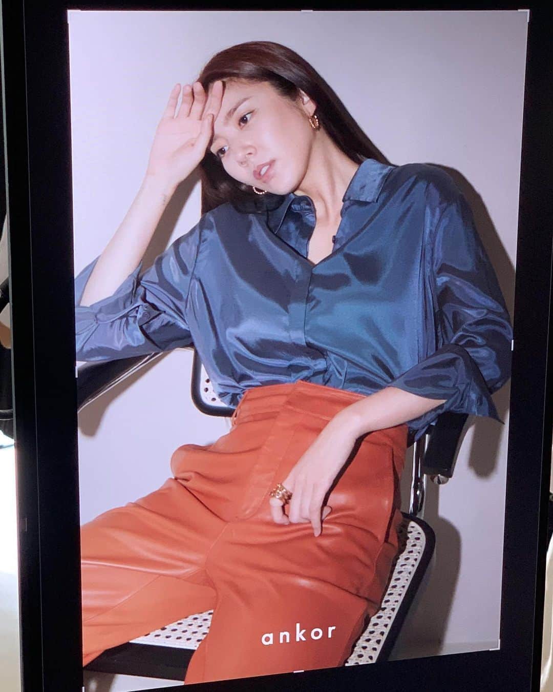 ソン・ダムビのインスタグラム：「무보정컷😆기대해줘 #앵커#👍👍」