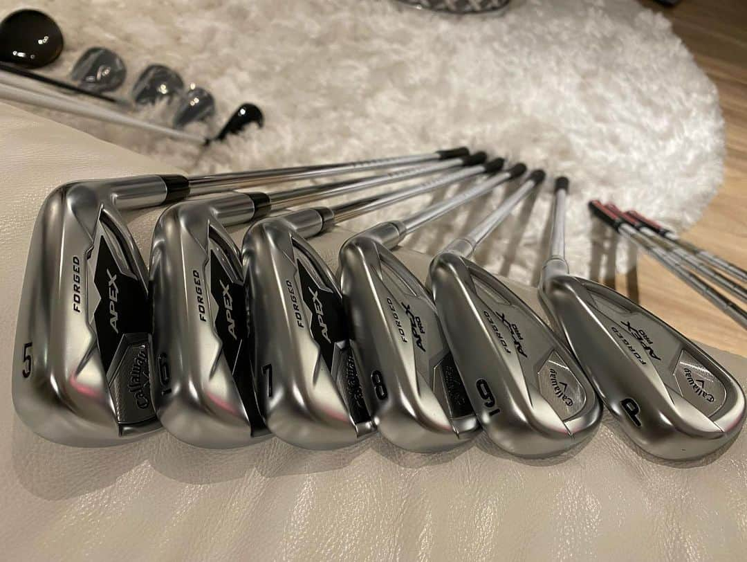 イリー・リーさんのインスタグラム写真 - (イリー・リーInstagram)「Arrived! Thank you! #callawaygolf #mavrik #apexpro #apex #vokey #titleist   Shoulder got better so I am Getting ready for Walmart Championship👍🏻  어깨도 나았고 2년만에 시합 나갑니다!!」8月13日 13時50分 - ilheelee