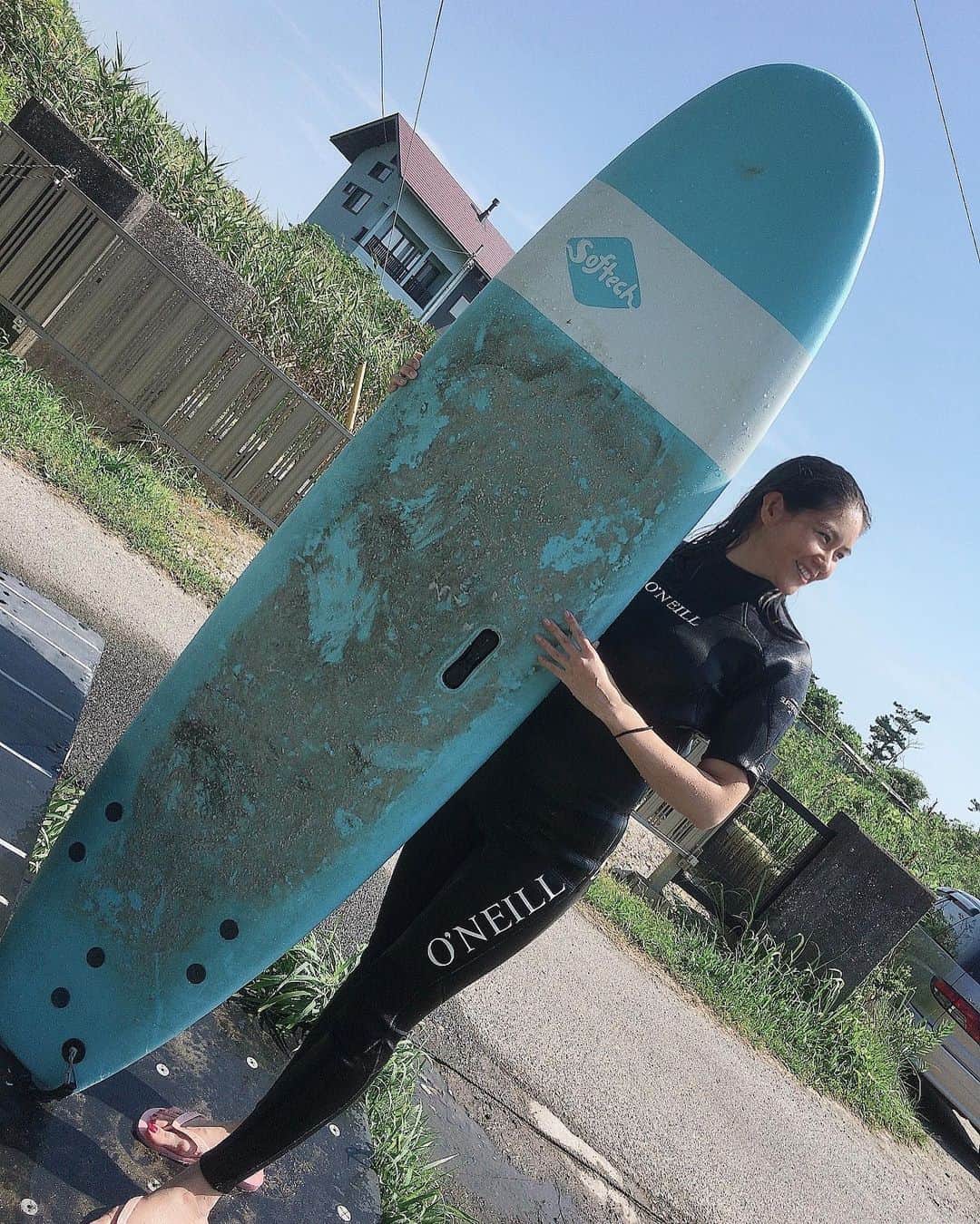 大塚莉奈のインスタグラム：「波乗り〜🏄‍♀️ 海に癒されました。  #サーフィン #波乗り #サーフガール #サーフィン女子 #surfing #ınstagood」