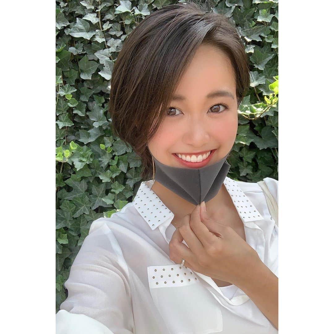 VANRIのインスタグラム：「* アプリのお陰でマスク下の化粧よれが隠れてる👽 ありがたや🙏🏻 午後も笑顔でファイティンです」