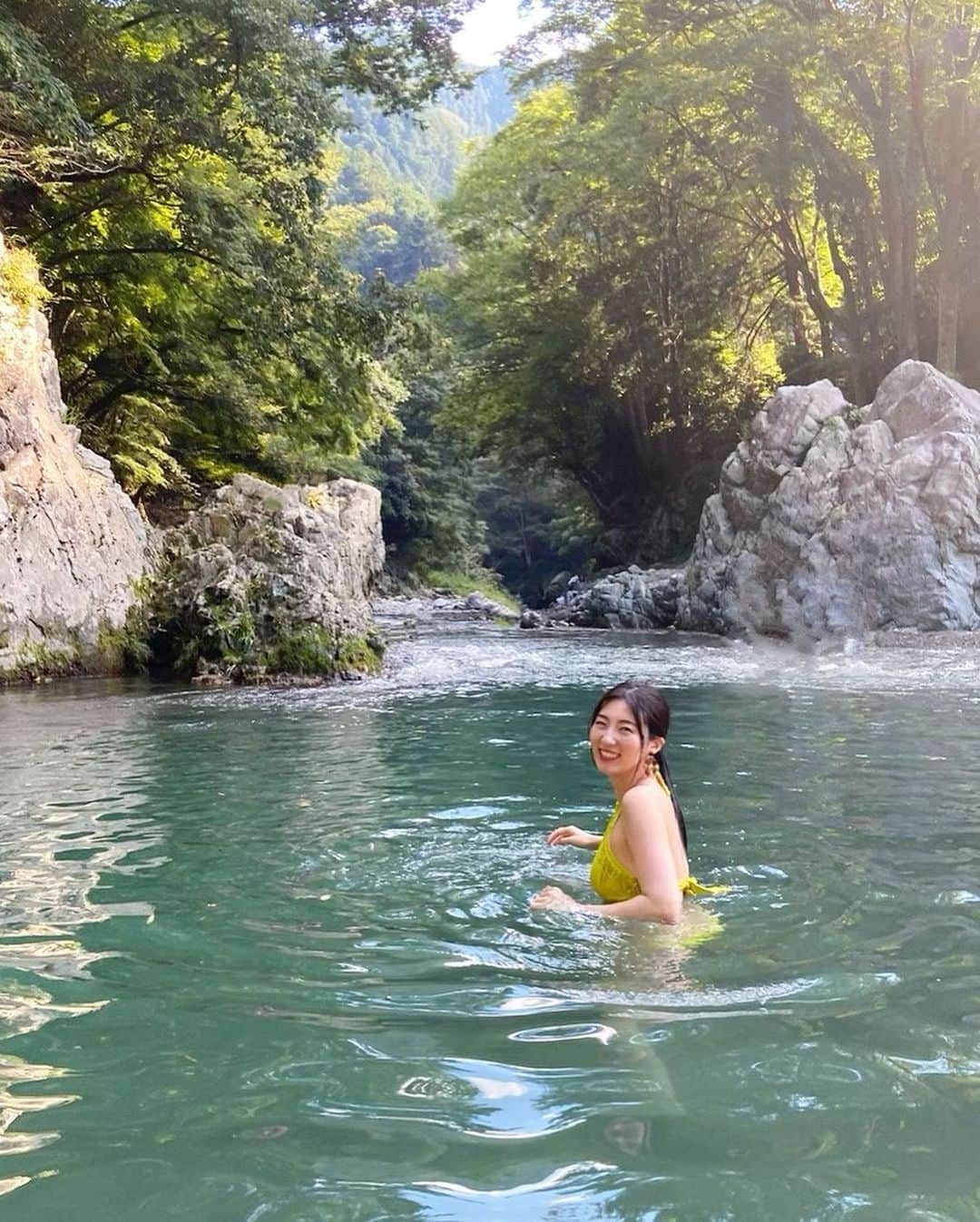 福井セリナさんのインスタグラム写真 - (福井セリナInstagram)「🦎🌲💧🌳🌱  自然と触れ合っていると、要らないものが全部とれて心も身体も軽くなったような気分になれます。 水が透き通ってて、冷たくて、気持ち良かった、、♡」8月13日 14時23分 - serinafukui__