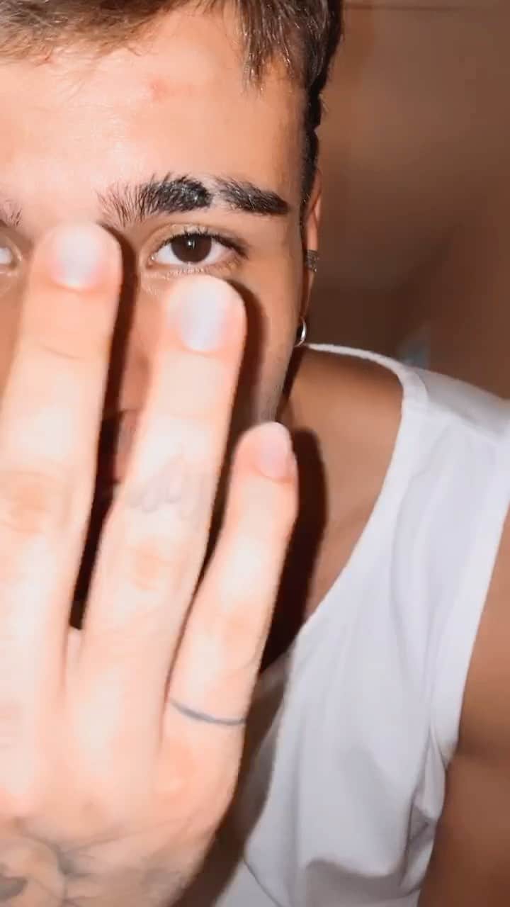 Sebastián Villalobosのインスタグラム：「baby, cuál es tu plan? 😛🔥」