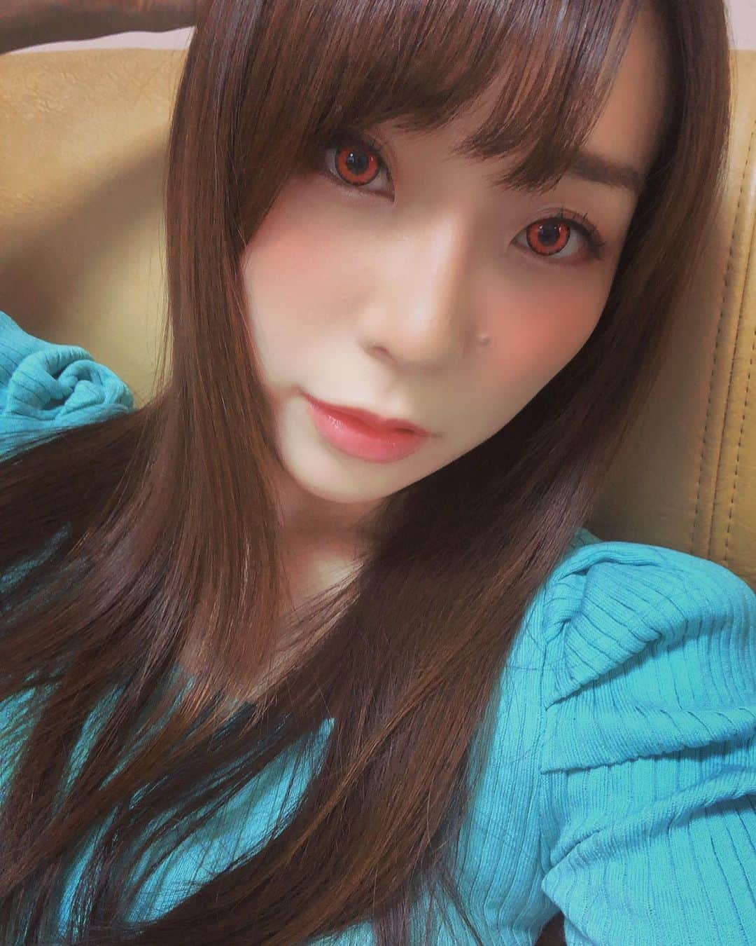 八乃つばさのインスタグラム：「半分覚醒🤭  #撮影 #コスプレ #憑依された #暑いよー」