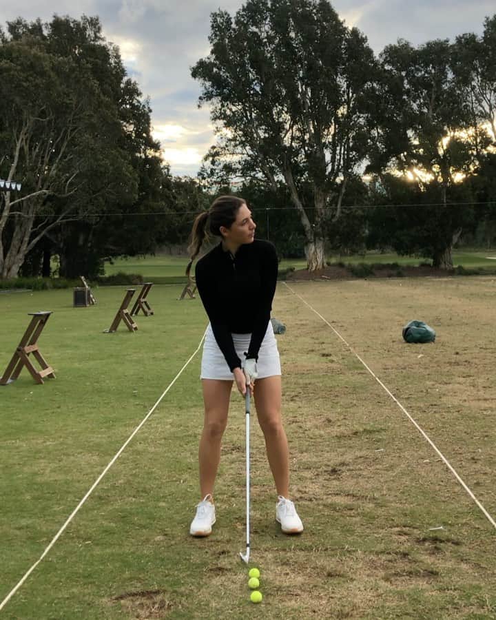 Liz Elmassianのインスタグラム：「This 7 iron  short , medium , full shot drill always shows me where my game is at 🎯 Great for your sequencing, timing and distance control 👊🏽」