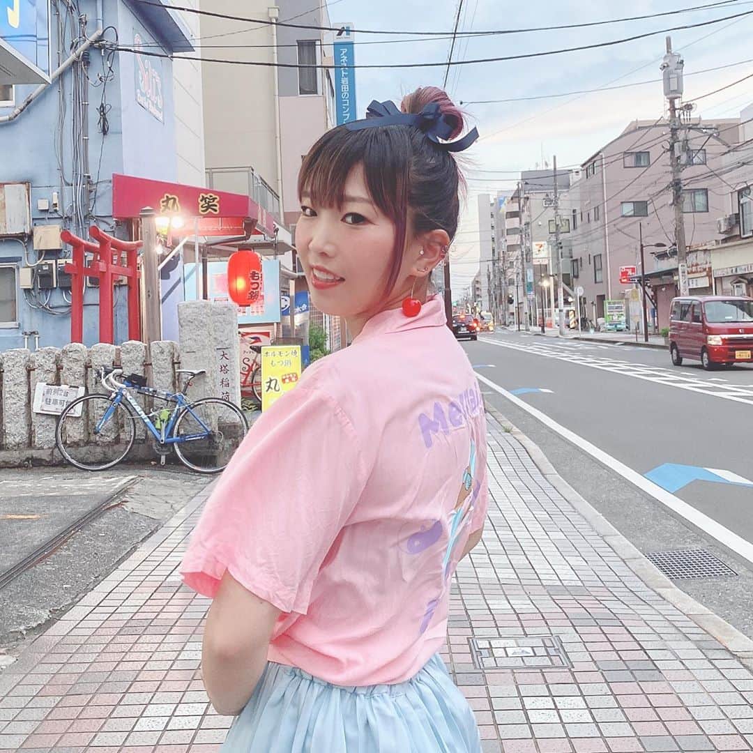 RINGOのインスタグラム：「🧜‍♀️🧜‍♀️🧜‍♀️ 髪の毛のびてきたー！！ おだんごできる😍 がんばってのばす気分✨ • #ピアスコーデ #medistore #ボディピアス #トラガス #アウターコンク #ヘリックス #セルフピアッシング #サーフェイスピアス #リストピアス」