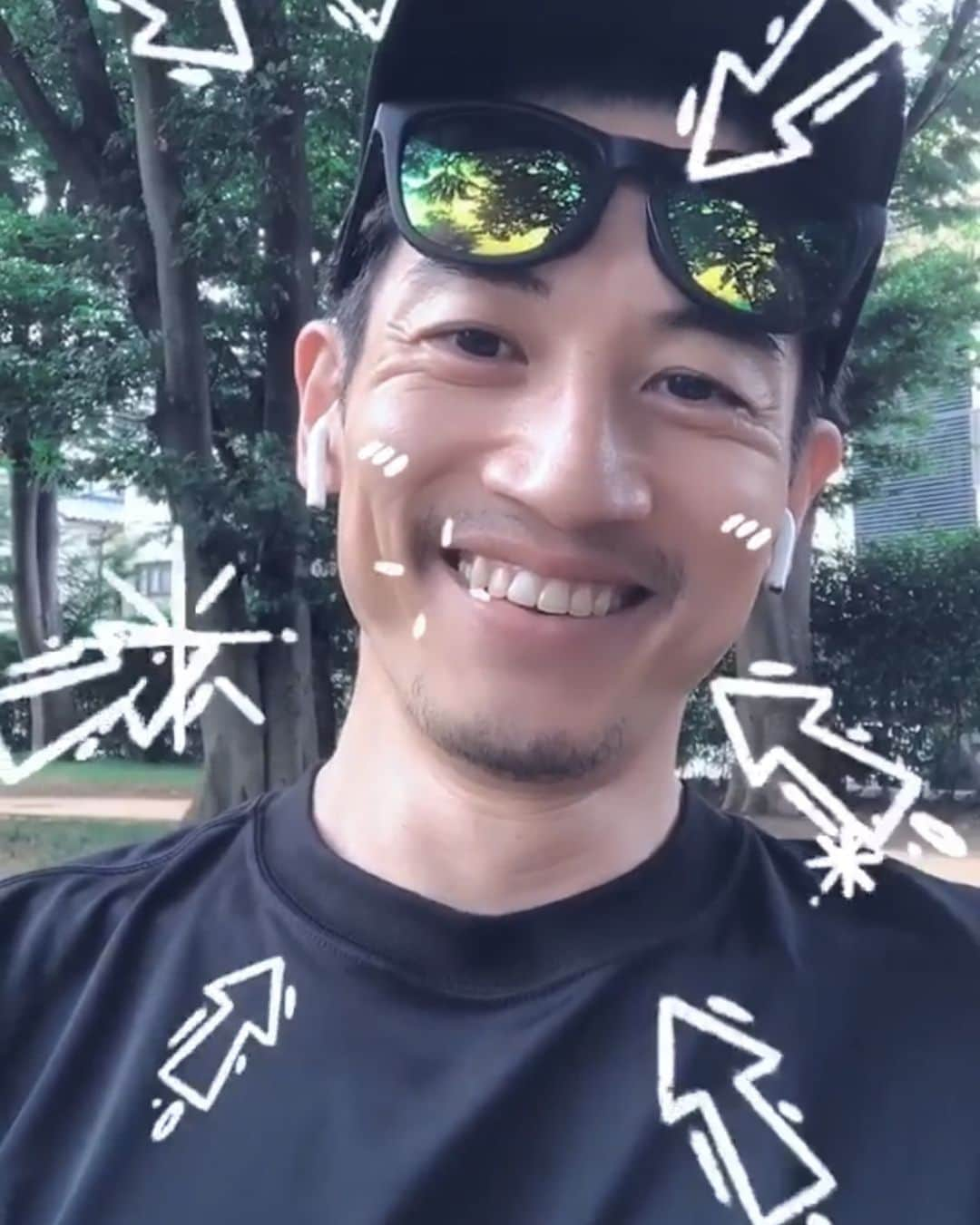 野久保直樹のインスタグラム：「☆ 海いきたっ🏖 BBQやりたっ🥩 花火やりたっ🎇 なとぅっ感じたっ🌞 ☆ #海 #BBQ #花火 #夏」