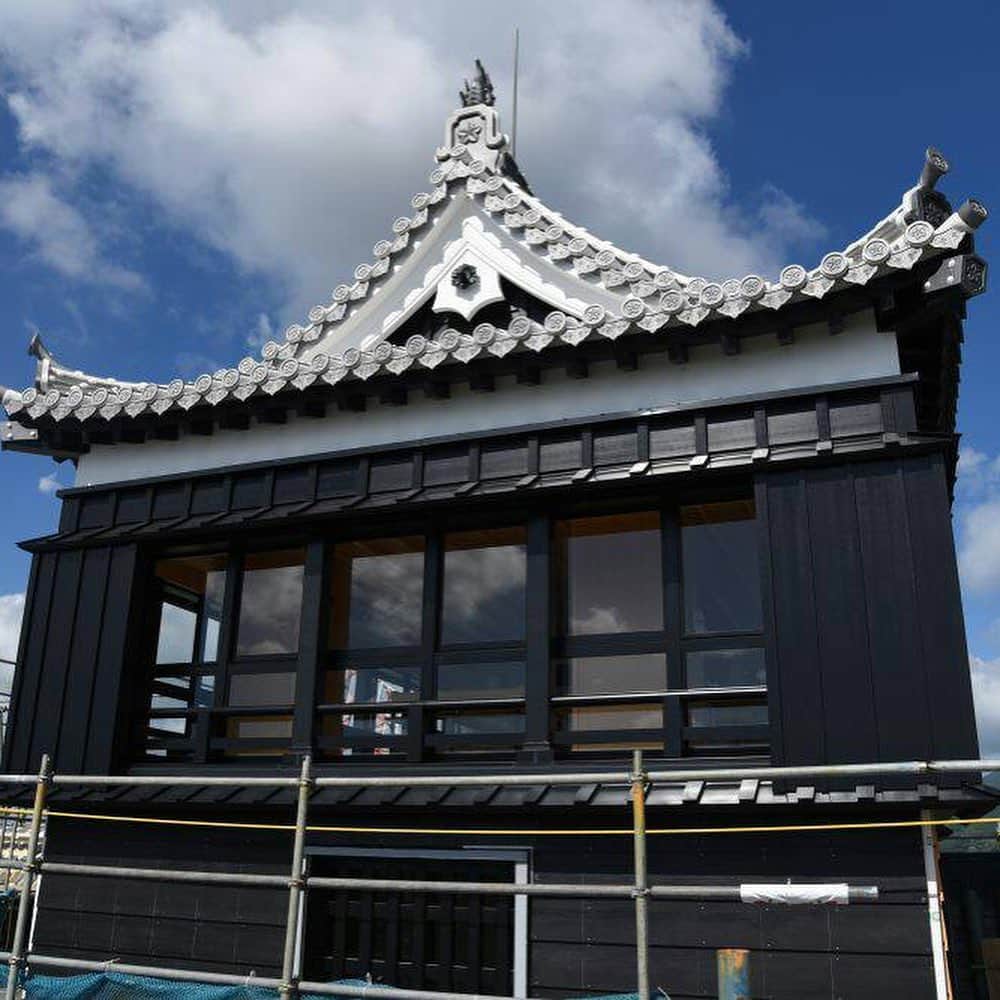 熊本城さんのインスタグラム写真 - (熊本城Instagram)「熊本城小天守の足場（4階部分）が外れました。  #kumamoto #japan #japantrip #instagood #instagram」8月13日 15時28分 - kumamoto_castle