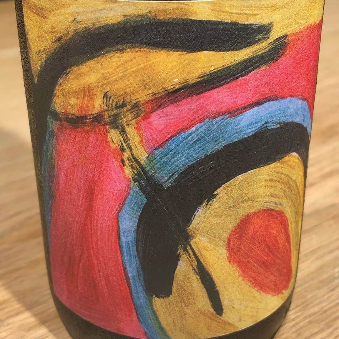 北原徹さんのインスタグラム写真 - (北原徹Instagram)「深夜2時起きで撮影。申し訳ありません。#theengy 聴きながら岡本太郎みたいなフランスワインいただいています。  #vinnature #wine @winecavefujikonishi @_the_engy_」8月13日 15時36分 - torukitahara
