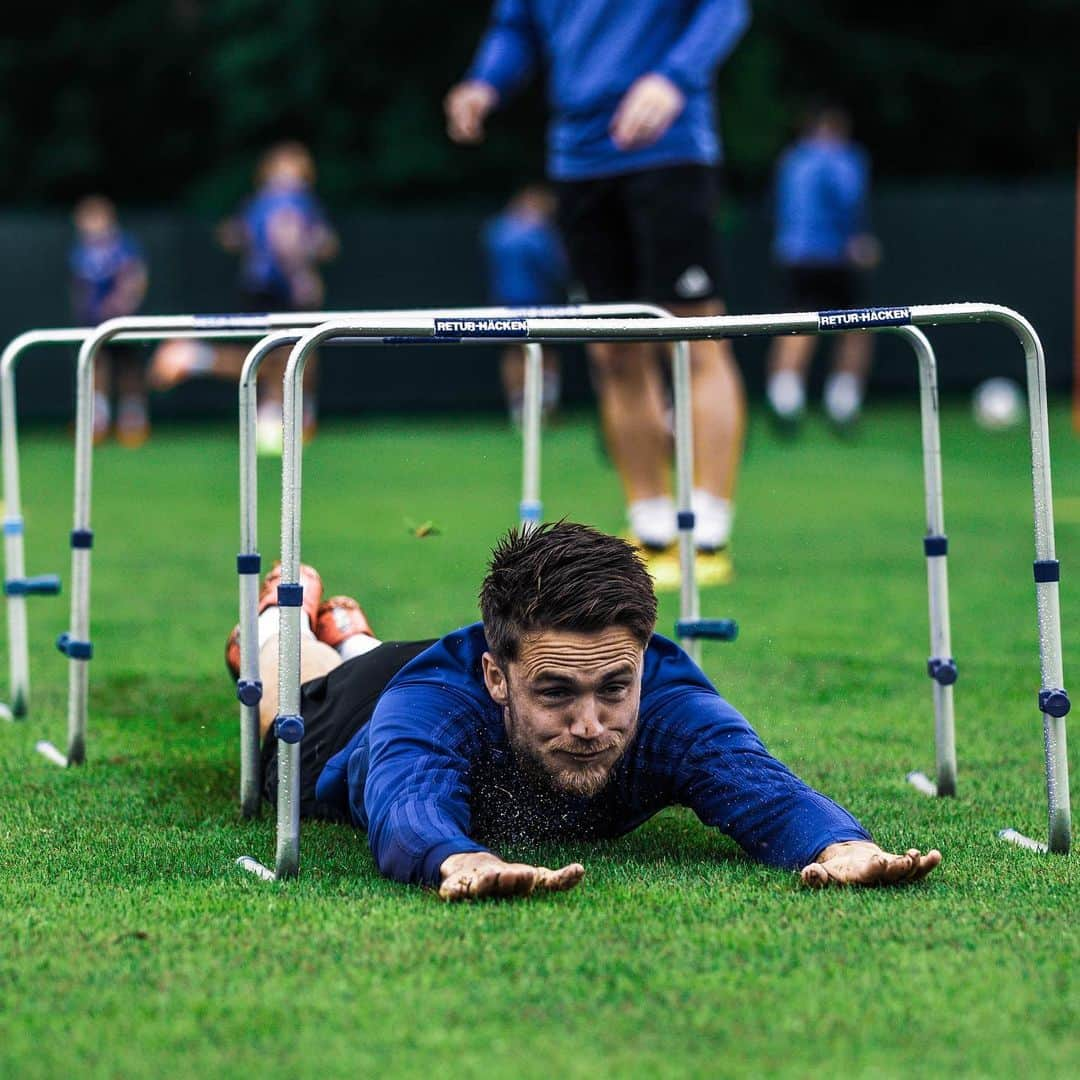 リッキー・ファン・ウォルフスウィンケルさんのインスタグラム写真 - (リッキー・ファン・ウォルフスウィンケルInstagram)「Sliding Towards the Weekend like..」8月13日 15時49分 - rickyvw9