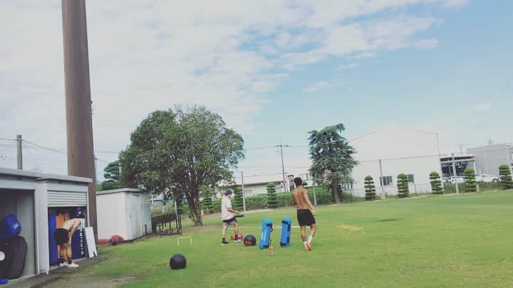 谷田部洸太郎のインスタグラム：「2020.8.13 😆😚😳😵🤮😂😂😂🤮 Good training👍 メニュー @uchida9kei @tatsuki_tomu の見てください🏖 #撮影者は私 #実は最後 #✌️ 決めてます😎」