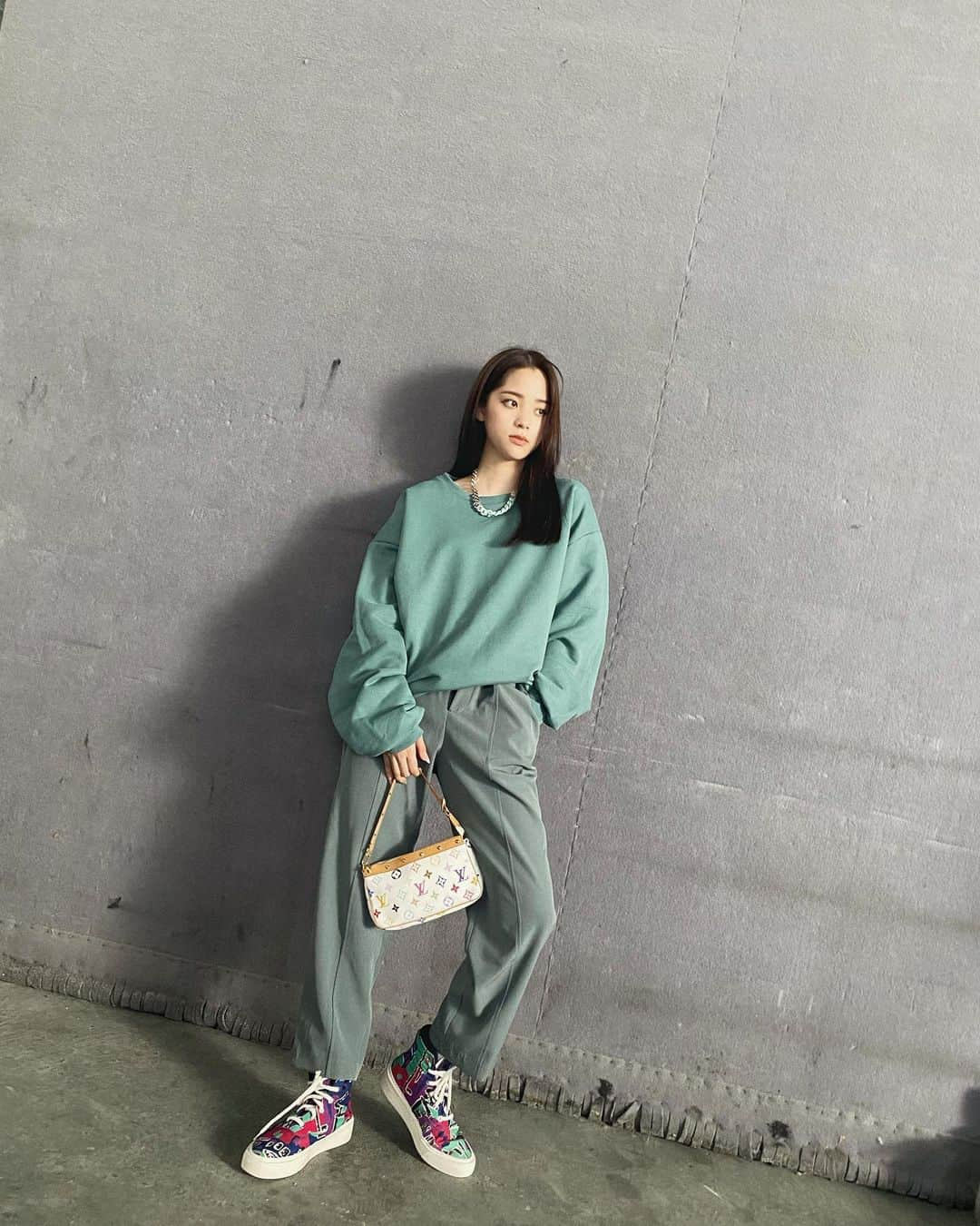 Nanaさんのインスタグラム写真 - (NanaInstagram)「Nabi’s OOTD’ back on insta 🧃🤝🦕」8月13日 15時53分 - nanaouyang