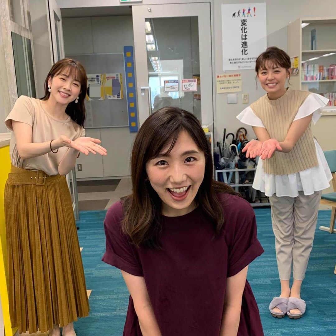 フジテレビアナウンサーのインスタグラム：「お久しぶりです！松村未央です。 長いこと育児休業中でしたが、先月復職しました！これからまたよろしくお願いいたします☺️  先日は録音の仕事があったので出社しました。なかなか会えない後輩たちに会えました！少しの時間でも嬉しいですね。  感染症対策はもちろん、暑い日が続きますので、熱中症にも十分気を付けながらお過ごしください🍉  #フジテレビアナウンサー #松村未央」