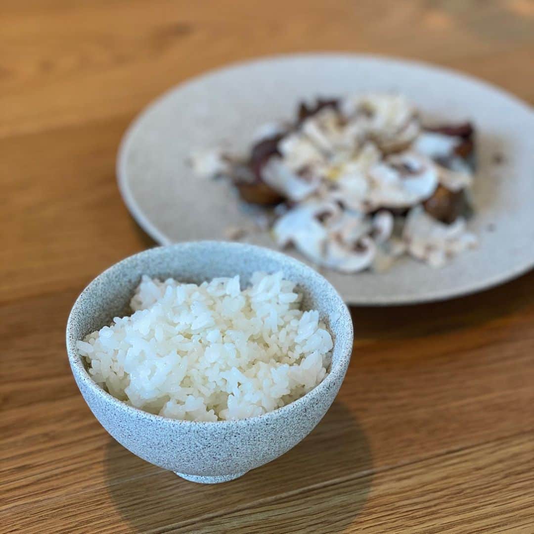 中村かなさんのインスタグラム写真 - (中村かなInstagram)「いつものメンバーでずっと行きたかったとこでランチ🍚🍴 ・ ・ @vermicular_village  ・ ・ ・ ・ #ペディキュア汚い😂 #vermicularvillage  #vermicular  #バーミキュラ #バーミキュラビレッジ  #名古屋　#名古屋カフェ　#名古屋レストラン　#nagoya #nagoyacafe #nagoyajapan #nagoyafood #nagoyajin  #名古屋グルメ #女子会　 #sweets #中川運河 #nagoya　#ランチ　#名古屋ランチ #lunch #lunchtime  #humberg #instafood #foodstagram #food #foodporn #foodphotography #foodpic #foodie」8月13日 17時10分 - k777pime
