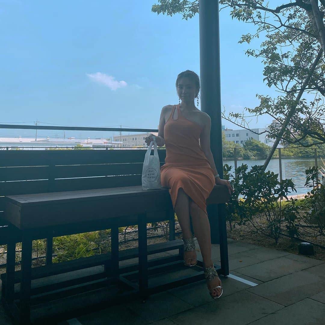 中村かなさんのインスタグラム写真 - (中村かなInstagram)「いつものメンバーでずっと行きたかったとこでランチ🍚🍴 ・ ・ @vermicular_village  ・ ・ ・ ・ #ペディキュア汚い😂 #vermicularvillage  #vermicular  #バーミキュラ #バーミキュラビレッジ  #名古屋　#名古屋カフェ　#名古屋レストラン　#nagoya #nagoyacafe #nagoyajapan #nagoyafood #nagoyajin  #名古屋グルメ #女子会　 #sweets #中川運河 #nagoya　#ランチ　#名古屋ランチ #lunch #lunchtime  #humberg #instafood #foodstagram #food #foodporn #foodphotography #foodpic #foodie」8月13日 17時10分 - k777pime