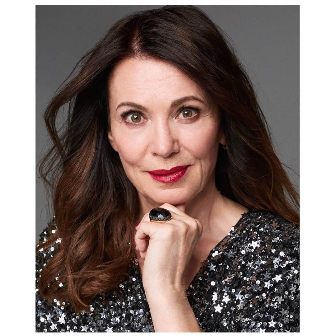NINA PARKさんのインスタグラム写真 - (NINA PARKInstagram)「Young golden 70 @iris_berben ~ Happy Bday to this legend 🌟. New beauty campaign for @lorealparis w actress #IrisBerben OUT NOW 💫  ______________________________________________ #LorealParis @mrs_soley @monsieurgraphit II #Photographer @aryashirazi II #Styling @arkadius_styling II #Hair @nadinebauer II #Maquillage by Moi @ninaparkbeaute pour @ballsaal_artist_mgmt」8月13日 17時16分 - ninaparkbeaute