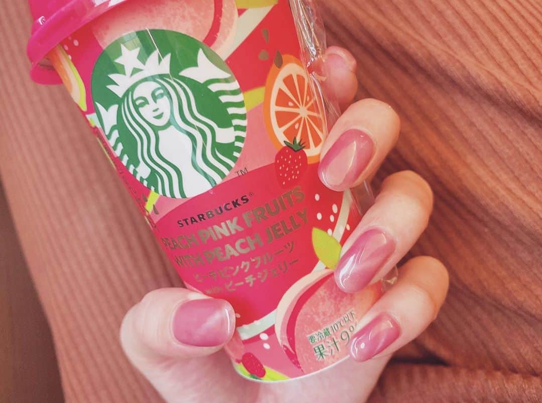 清瀬汐希さんのインスタグラム写真 清瀬汐希instagram ネイル変えてきたよ 来週 撮影なのでシンプルにワンカラー 最近流行りの マグネットネイル ずーーっと気になっててやりたかったやつ シンプルなのに激かわ マグネット