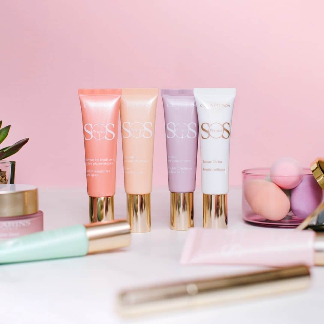 ClarinsUKさんのインスタグラム写真 - (ClarinsUKInstagram)「SOS Primer is a range of colour-correcting complexion primers to suit the needs of each skin tone, following the principles of colour theory.  It’s time to start with a clean slate and a good base! 💜💚🤍  #SOSPrimer #ClarinsMakeup #Clarins」8月13日 18時01分 - clarinsuk