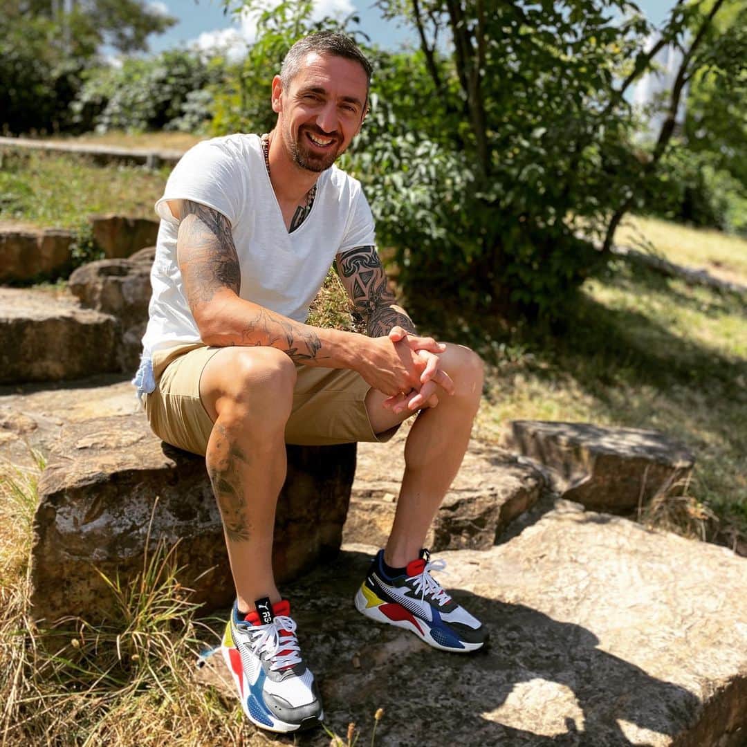 のインスタグラム：「Wenn du liebst, was du tust, wirst du nie wieder in deinem Leben arbeiten! #baba #mylife #nevergiveup #neverstopexploring #robertohilbert #life #loveit #goodmorning #goodvibes #fitness #fit #motivation #positivevibes #happy #thankful」