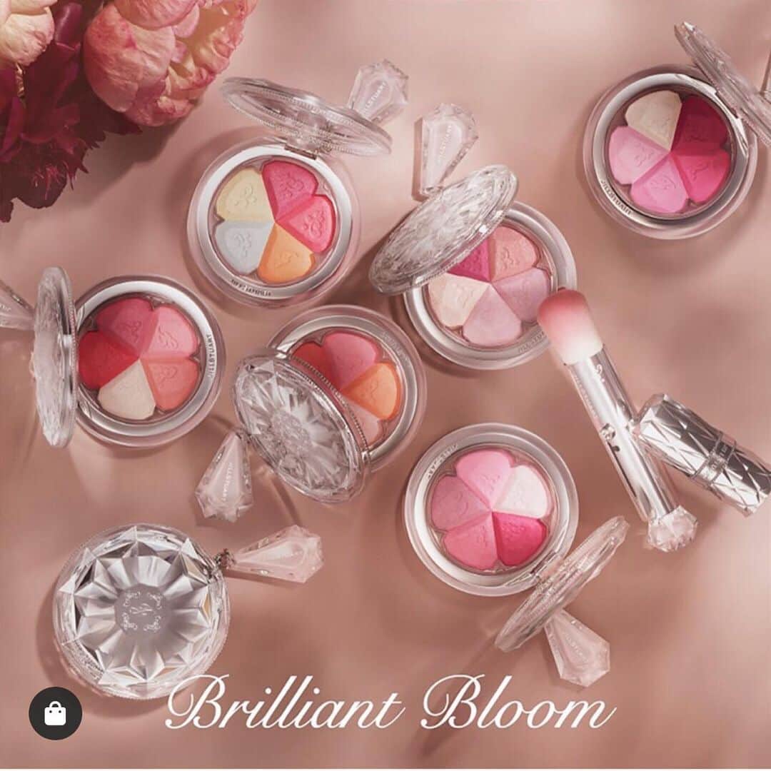 Jill Stuart Cosmetics Japanさんのインスタグラム写真 - (Jill Stuart Cosmetics JapanInstagram)「Brilliant Bloom by Jill Stuart Japan . The most beautiful, splendid flower in the world.Each petal is given color by gemstones of different hues,for one very special flower with transience and strengthhidden inside. This spring, JILL STUART brings cheeks colorsthat harbor the beauty of that single blossom,with limitless combinations and ways to use them.It is blush that is a source of new inspiration. Layering colors by stroking petals one-by-onecreates not only pure tones and translucence,but also highlight colors that draw out radiance from inside. Cheeks filled with such elation and joyawaken the allure that lies hidden inside of you.Bloom even more beautifully. . . #jualjillstuart#jualjillstuartmakeup#jualkuasmakeup#tokobatam#batamtoko#muabatam#batamolshop#olshopbatam#batam#tokokosmetik#jualbrush#jualsigma#jualan#jualanku#jualsephora#jualchanel#jualladuree#jualkosmetikbatam#jualeyeliner#jualmascara#juallipstick#jualmurah#jualankaka#makeupartistbatam#jualmakeup#jualkosmetikori#jualetude#jualladureekosmetik#jualkosmetikjepang#jillstuart」8月13日 18時19分 - jillstuart.beauty