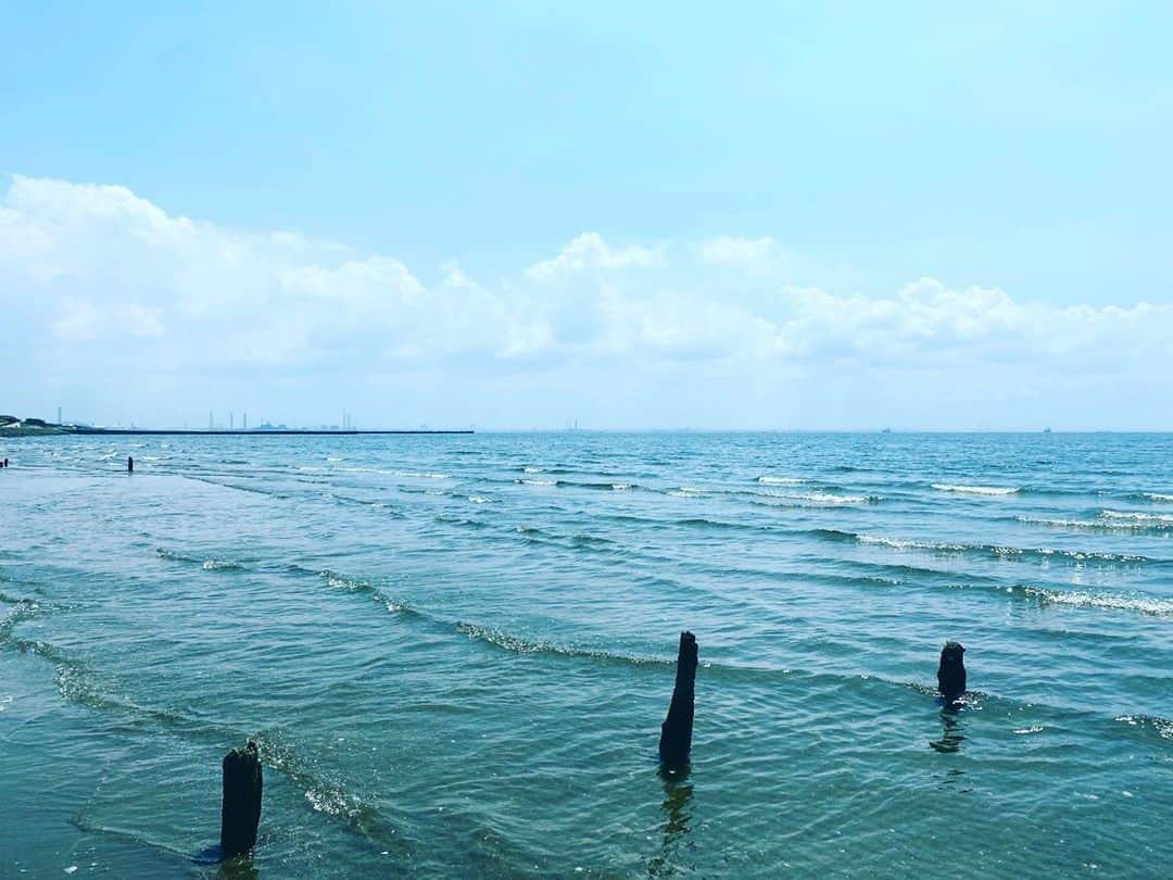 亜矢みつき（神谷充希）さんのインスタグラム写真 - (亜矢みつき（神谷充希）Instagram)「海に会うと感化される、、✨☺️ #海 #sea #beach #自然」8月13日 18時27分 - ma.yamitsuki