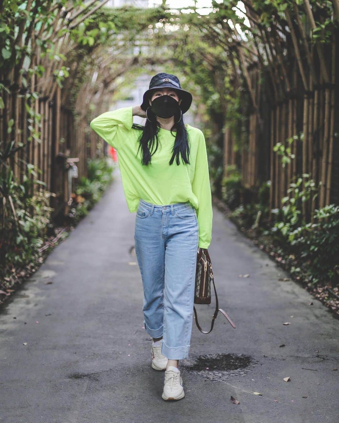 GYEON SEOのインスタグラム：「_* keep walking on your pace 💚 . . 모두들 화이팅 하세요 🙌🏻」