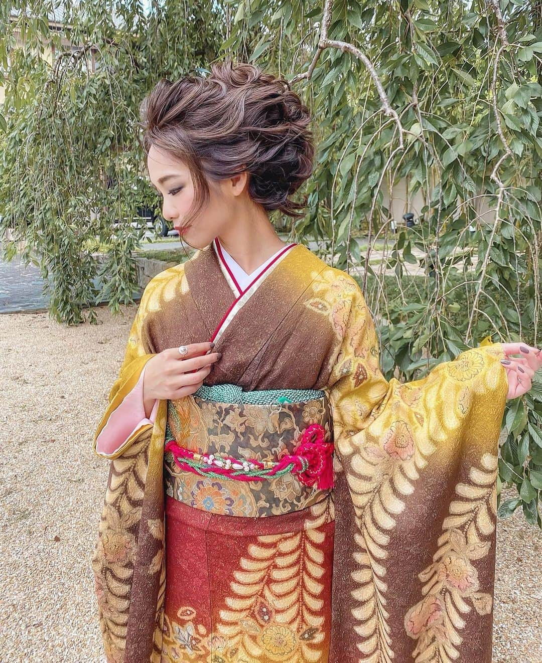 藤森マリナさんのインスタグラム写真 - (藤森マリナInstagram)「先日のヘアアレンジショー👘🎋 in Kyoto 岡崎庵さん✦✧ * * それぞれに似合う ヘアアレンジはもちろん お着物にメイクまで💄✨ とっても豪華で綺麗で 個性的な和風まりなはんに 仕上げていただきました😌 * * ストーリーあげたら いつもと違うくてこれもいい ってdmたくさんくれて 嬉しかったんやで🙊♥️ * * ヘアアレンジは @gekkabijin_roppongi さん☻✨ 最近京都も多いし ドレスだけじゃなく 和装も多くて嬉しいな🙌🏻 * * 次したいのは #ボードウェア #ゴルフウェア のモデル🏂❄️🏌️‍♀️⛳️️🙊✨ * * * #ヘアアレンジ#ヘアショー#関西サロンモデル#和装ヘア  #振袖ヘア#和装小物#着物コーディネート#着物女子#着物ヘア#京都観光#岡崎庵#京都結婚式場#ヘッドドレス#藤森マリナ#月下美人」8月13日 18時37分 - maaarina0806