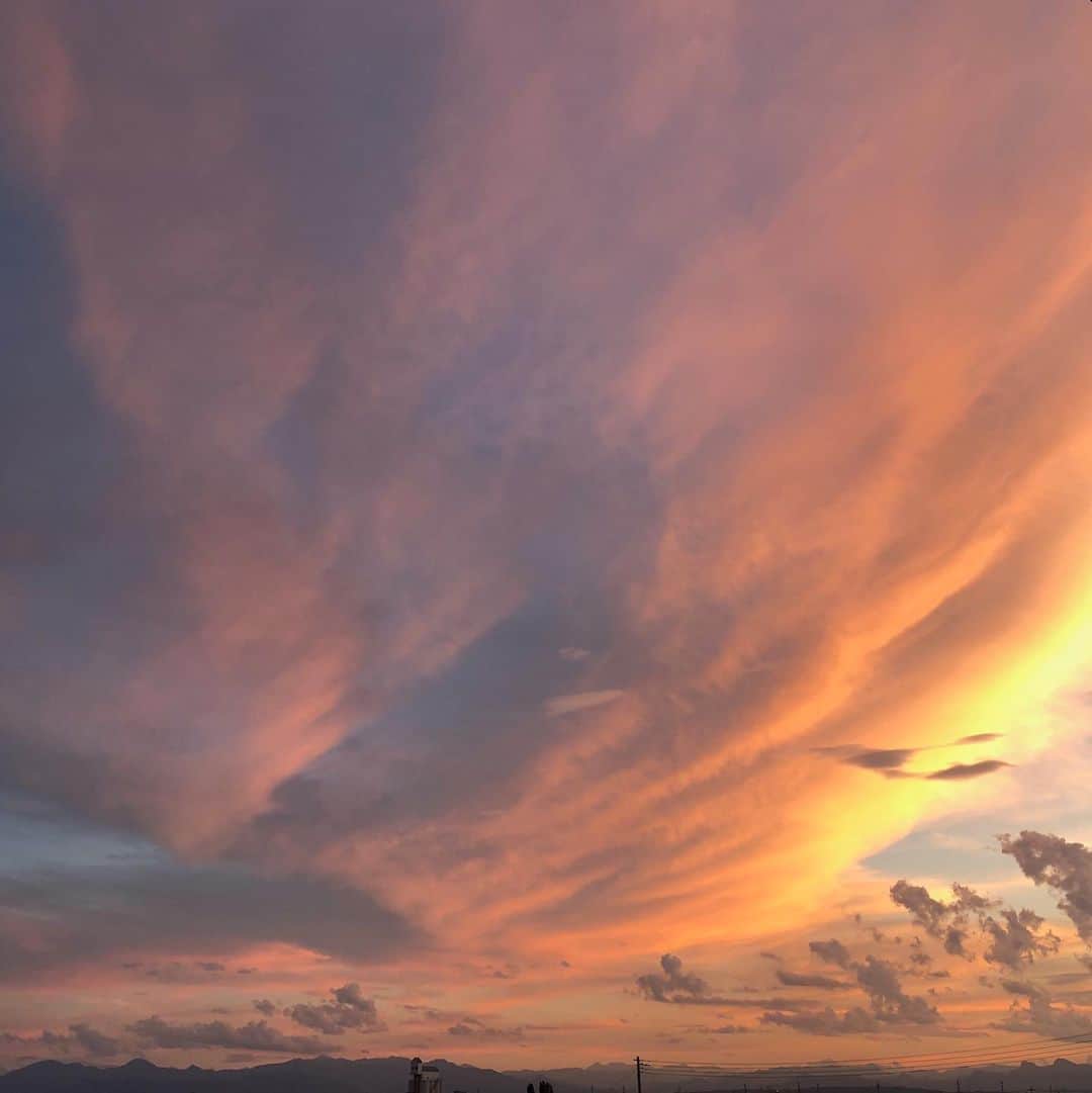 雨月衣のインスタグラム：「おーっていう空」