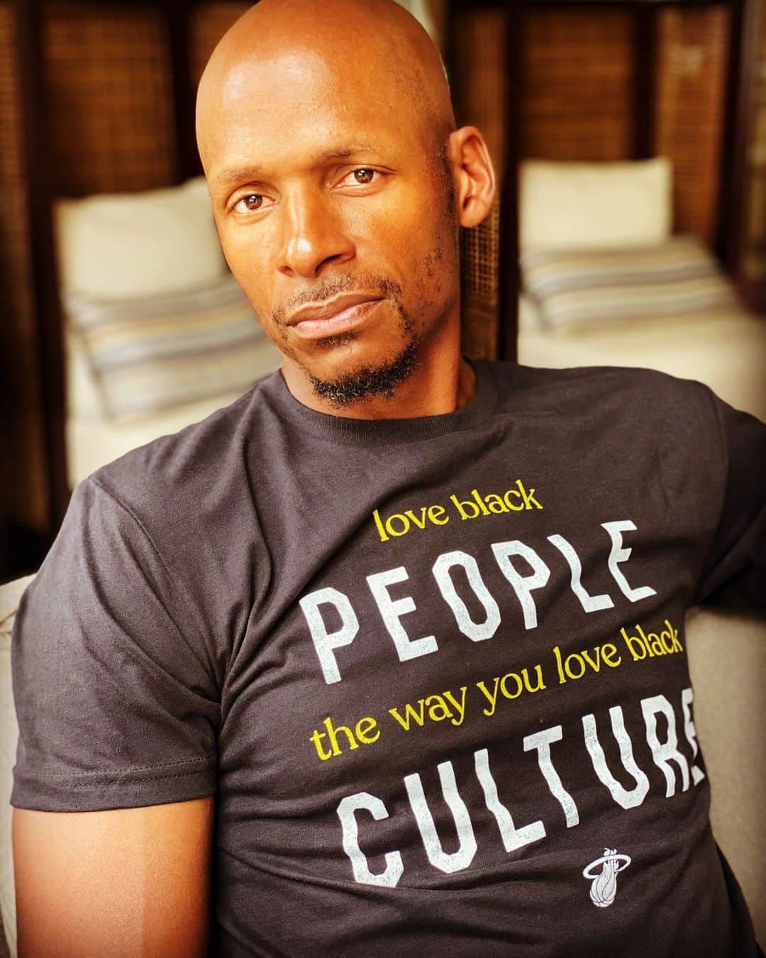 レイ・アレンのインスタグラム：「It is not our differences that divide us. It is our inability to recognize, accept and celebrate those differences. Thanks @miamiheat for the grab! Proceeds from the sale of this shirt go to @healthinthehood」