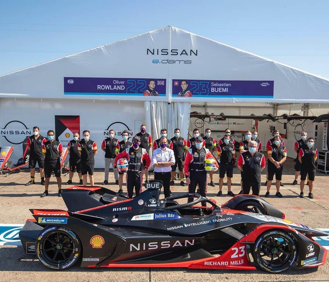 Nissanさんのインスタグラム写真 - (NissanInstagram)「2nd in the Teams Championship🙌  Congrats @oliverrowland1, @sebastien_buemi and @nissanedams team🎉 #Nissan #IntelligentMobility #FormulaE @fiaformulae」8月14日 4時18分 - nissan