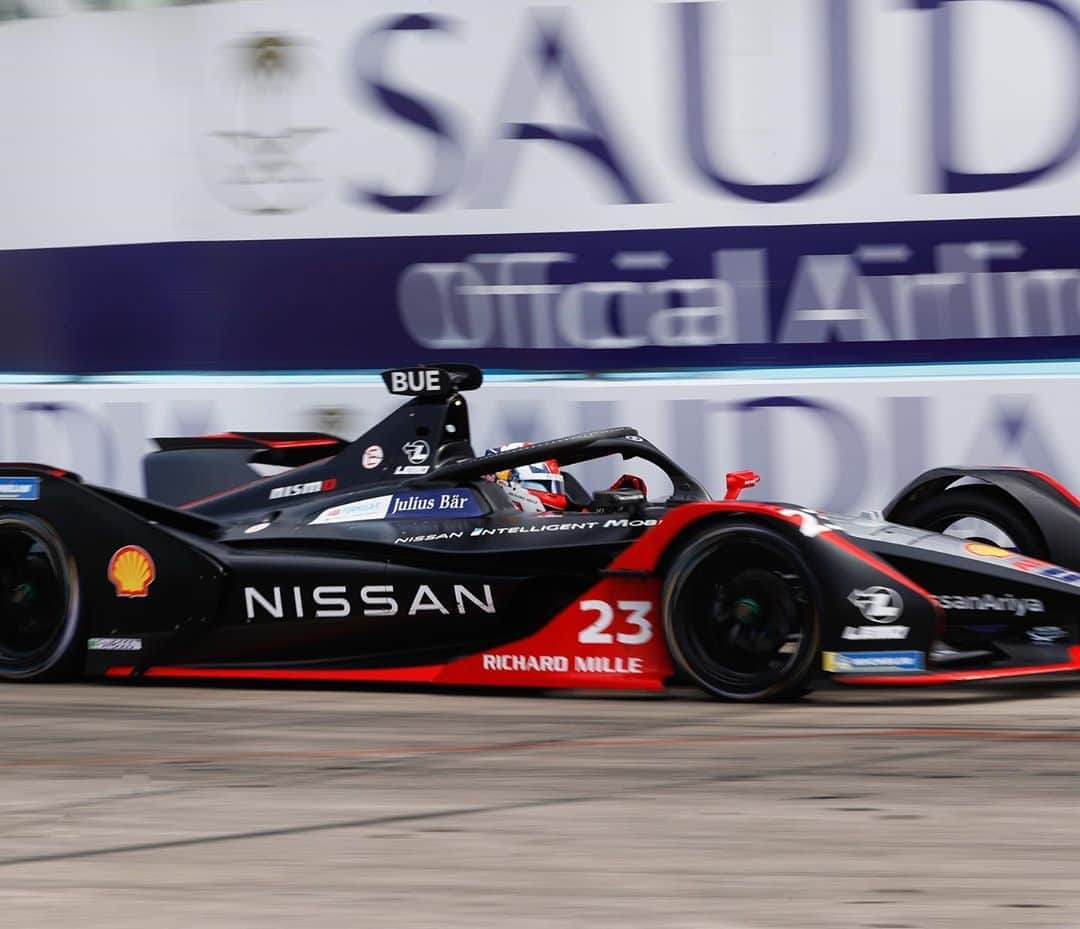 Nissanさんのインスタグラム写真 - (NissanInstagram)「2nd in the Teams Championship🙌  Congrats @oliverrowland1, @sebastien_buemi and @nissanedams team🎉 #Nissan #IntelligentMobility #FormulaE @fiaformulae」8月14日 4時18分 - nissan