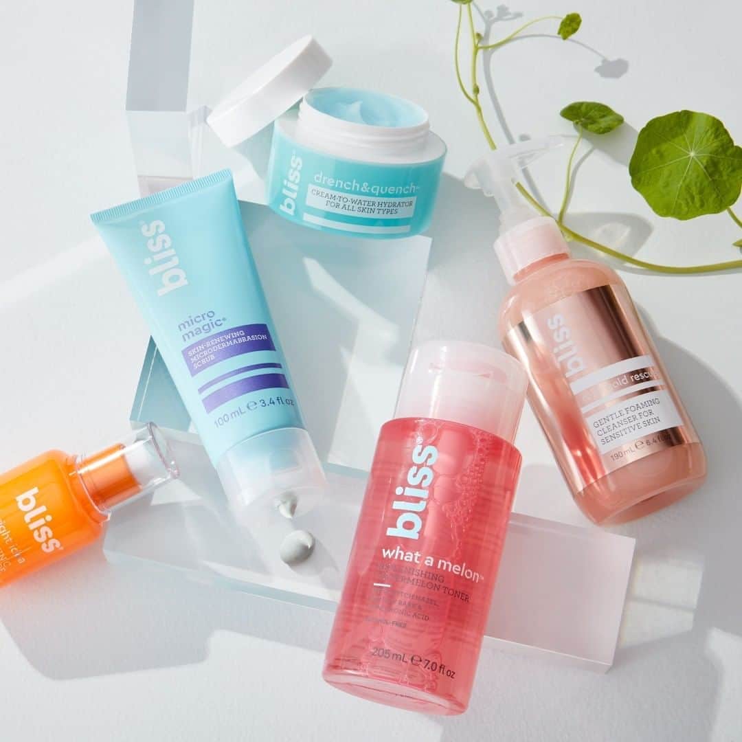 Wal-Mart Stores, Incのインスタグラム：「Meet @bliss, a 100% cruelty-free skincare line full of products that cleanse, exfoliate, and give the skin that "I just came from the spa glow" all without ever leaving your pajamas. 💁🏽‍♀️ #WalmartBeauty」