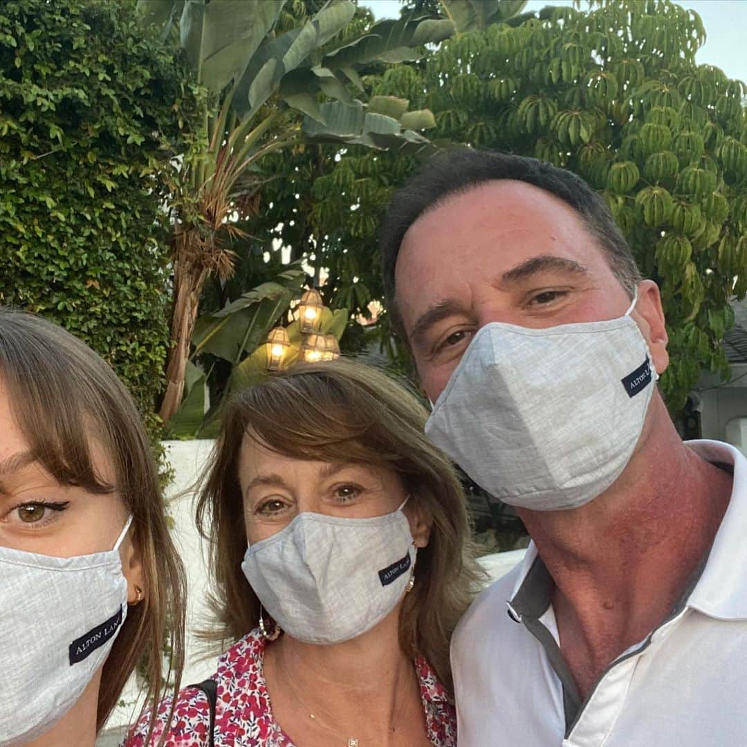 ティム・ディケイのインスタグラム：「Families that mask together, stay together. Thanks @altonlane ! Missing @jamisdkrspy !」