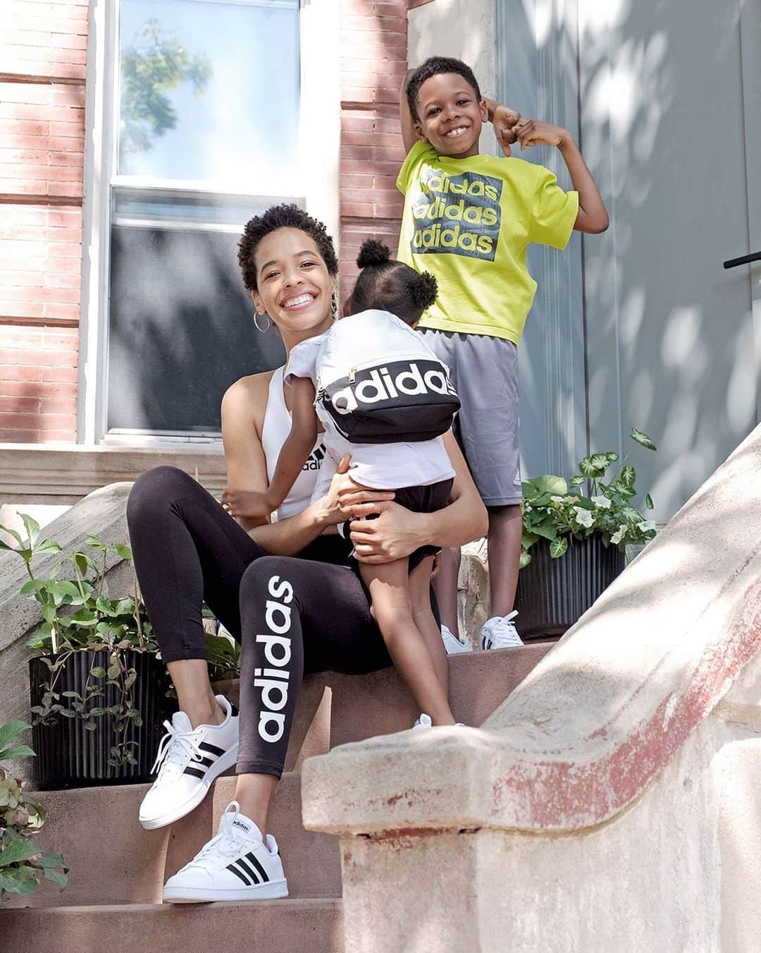 ロック&リパブリックのインスタグラム：「Heading back or logging in, the new school year calls for comfy styles. Try Store Drive Up for online orders at select locations. #Kohls #backtoschool」