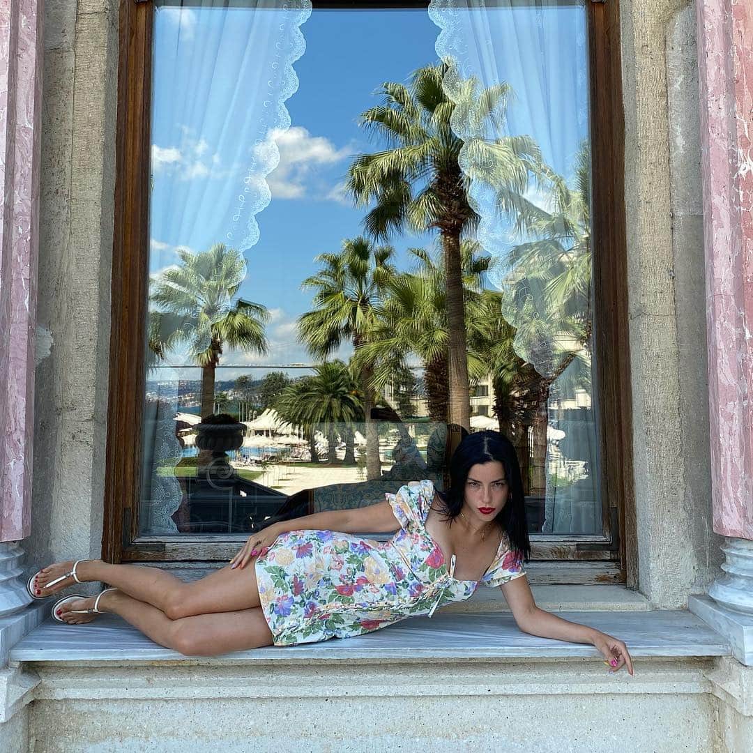 Merve Boluğurのインスタグラム：「Lolita💕」