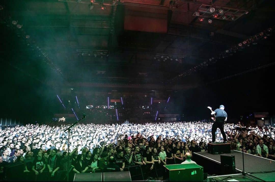 Zebraheadさんのインスタグラム写真 - (ZebraheadInstagram)「This was in Stuttgart, Germany on the @sum41 tour!! Such an amazing time!! Can't wait to do this again!!  #Zebrahead #braininvaders #mfzb #sum41 #stuttgart」8月13日 20時39分 - zebraheadofficial