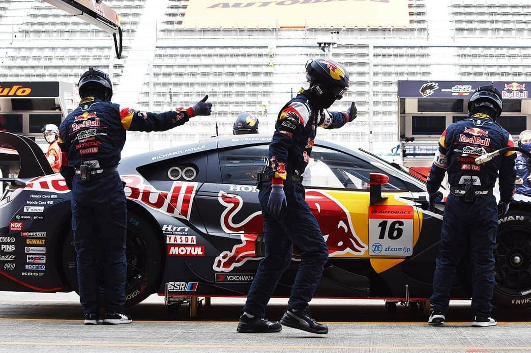 中野信治さんのインスタグラム写真 - (中野信治Instagram)「More photos ....  #honda #nsx #supergt  #redbull #teamredbullmugen  #richardmille  #team  #car #motorsport  #photograph  #japan #fujispeedway」8月13日 20時44分 - shinjinakano