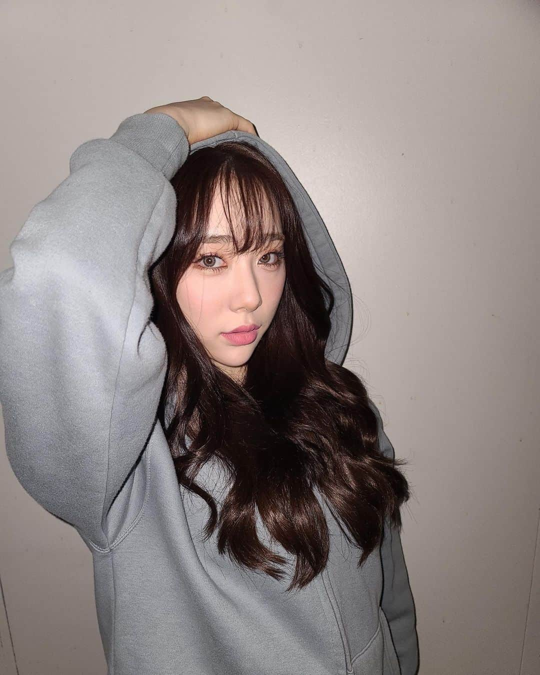 ヨンジョンのインスタグラム：「오랜만에 우정들이랑🖤」