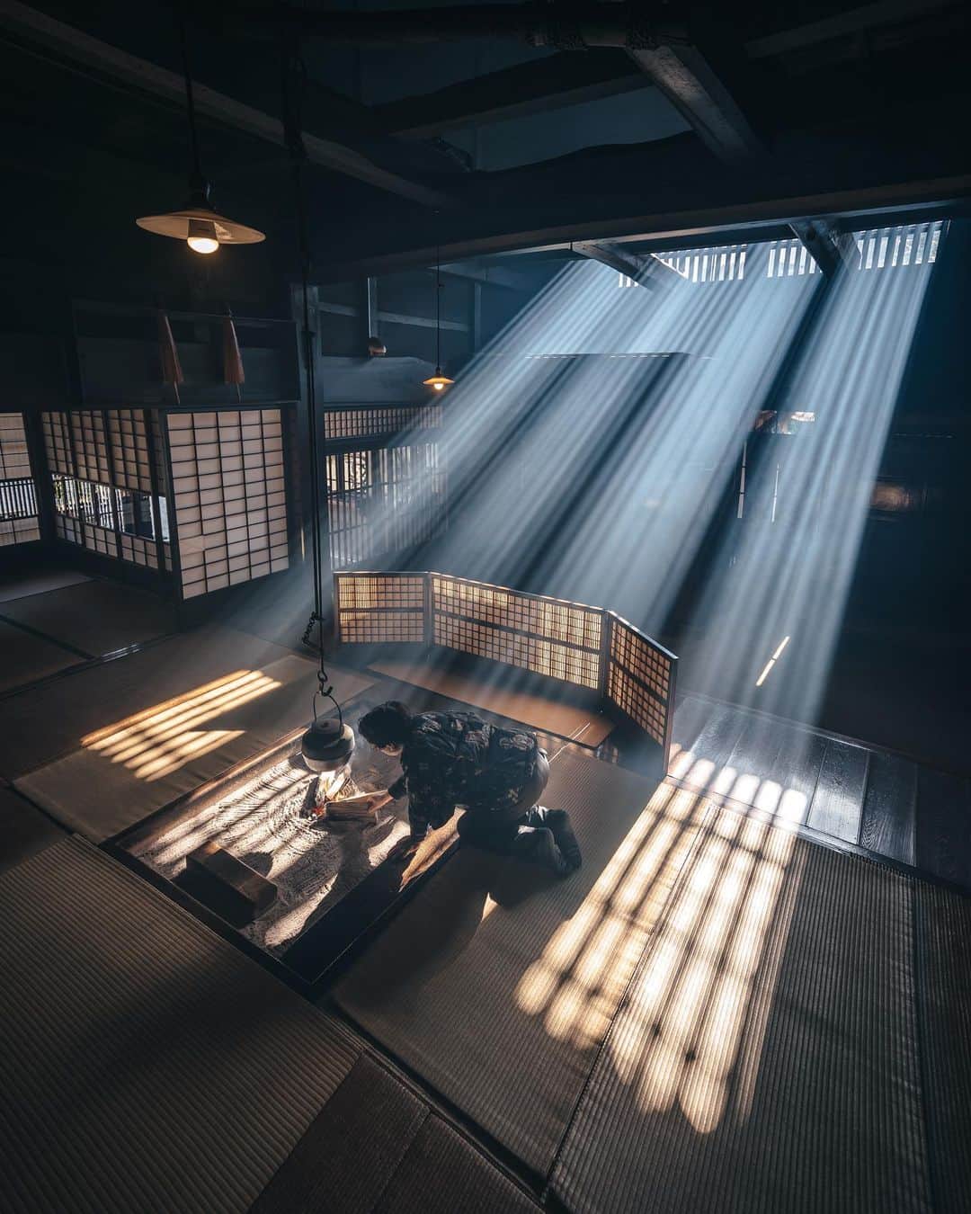 R̸K̸のインスタグラム：「Smoke filled the quiet room. The morning light was stealing through the shutters. Elegant and auspicious, peaceful and modest. #hellofrom Nagano,Japan  ・ ・ ・ ・ #bestvacations #beautifuldestinations #earthfocus #earthoffcial #thegreatplanet #discoverearth #awesome_earthpix #roamtheplanet #lifeofadventure #nature #theglobewanderer #visualambassadors #stayandwander #IamATraveler  #TLPics  #visit #voyaged #sonyalpha #bealpha #aroundtheworldpix #moodygrams #artofvisuals #travellingthroughtheworld #cnntravel #complexphotos #HYPEBEAST #hsinthefield #lonelyplanet #luxuryworldtraveler  @sonyalpha @hypebeast @highsnobiety @lightroom @soul.planet @earthfever @9gag @500px」