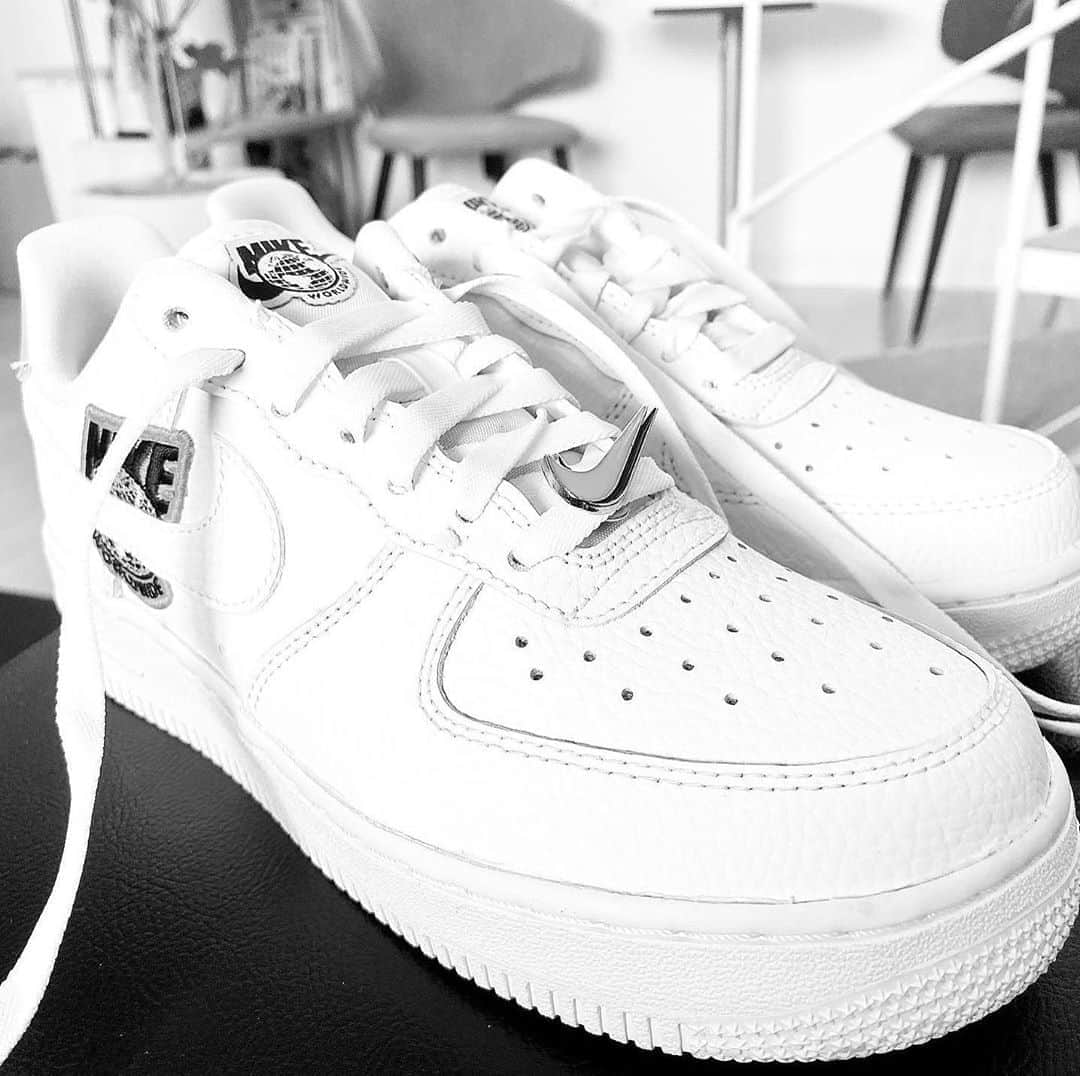 Chiharuのインスタグラム：「🖤💚夏っぽい。気分上がっちゃう♪♪ #airforce1worldwide  #airforce1women  #ナイキスニーカー  #ナイキ女子  #yesnike #nikeaddict  #airforce1  #nikeairforce1  #nikejapan  #筋トレ女子 #腹筋女子  #ダイエット記録  #女性パーソナルトレーナー #美尻トレーニング #お尻トレーニング  #ヒップアップトレーニング」