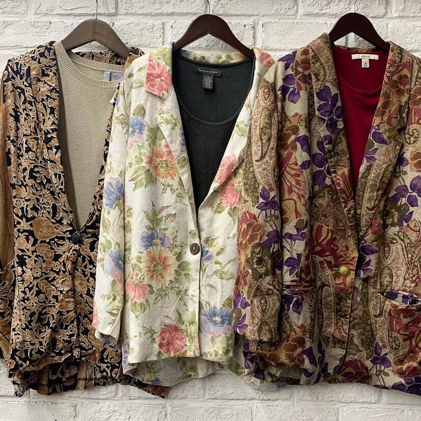 のインスタグラム：「ㅤㅤㅤㅤㅤㅤ ㅤㅤㅤㅤㅤㅤㅤ tailored jacket  ㅤㅤㅤㅤㅤㅤㅤ ㅤㅤㅤㅤㅤㅤㅤㅤㅤㅤㅤㅤㅤ #古着 #古着屋 #下北沢古着屋 #下北沢古着  #テーラードジャケット  #tailoredjacket  #tokyo #shimokitazawa #shimokitazawavintageshop」