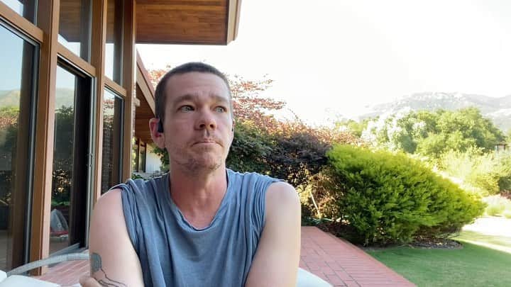 ジム・アドキンスのインスタグラム：「On episode 03 of my new podcast, old school buddy Nate Ruess and I discuss music making. @nateruess」