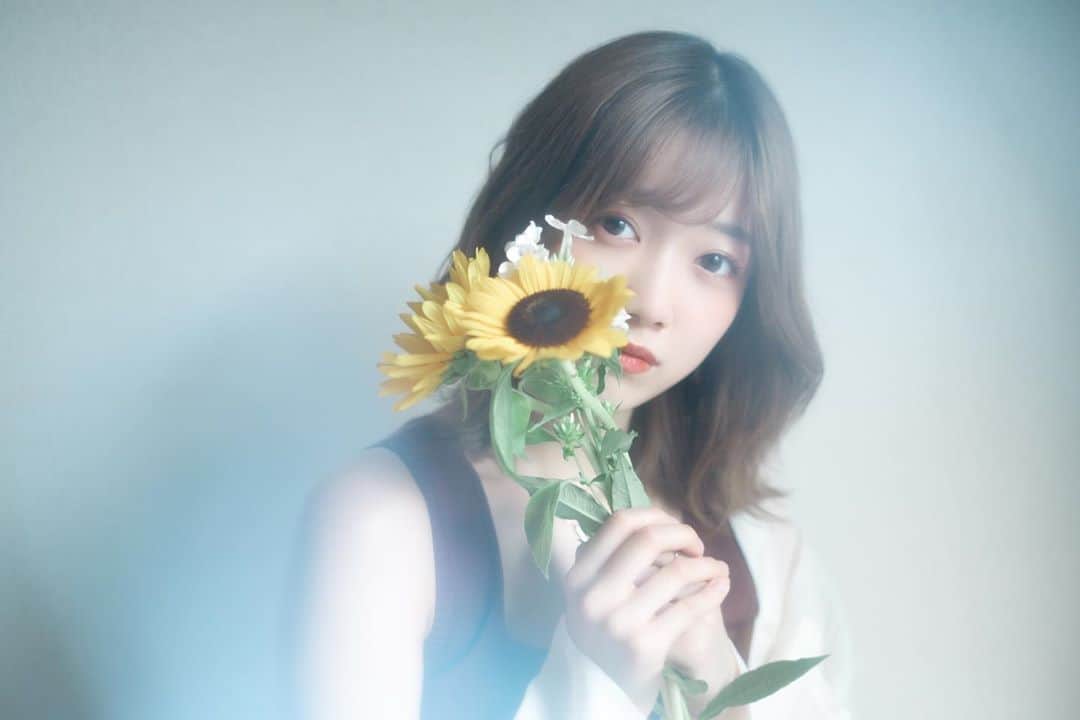 のインスタグラム：「﻿ 向日葵ラストの投稿です🌻﻿ ﻿ #作品撮り#ポートレート#ポートレート撮影﻿ #被写体#被写体モデル#モデル#アイドル﻿ #idol#model#selfie#dailylook﻿ #instagood#followme﻿ #아이돌#데일리룩#셀피#팔로우#﻿ #good_portraits_world﻿ #good_portraits_japan﻿」