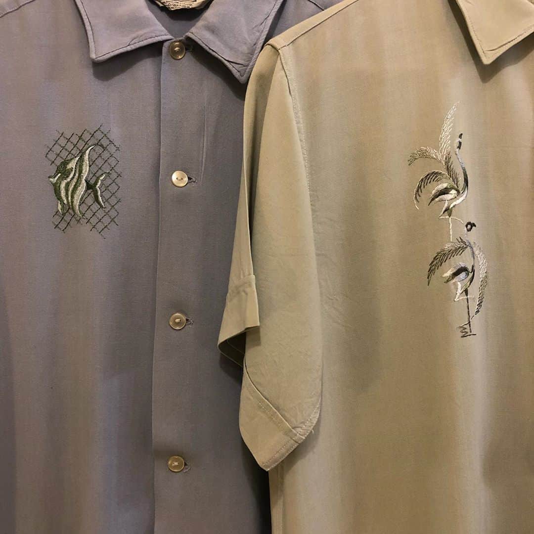 NUTTY Vintage&Collectibleさんのインスタグラム写真 - (NUTTY Vintage&CollectibleInstagram)「🐠RECOMMEND VINTAGE🐠  ☑︎vtg 50's men's embroidered shortsleeve shirts  今夏イチオシの刺繍シャツ！ 一見シンプルではありますが、とろみのあるしなやかなボディに、胸元にはそれぞれ魚と鶴の刺繍が。 どこかコミカルなムードがたまりません。 襟芯入りで、襟の形がぱりっと維持するのも嬉しいポイントです。  ＊16日まで10%OFFでお買い求めいただけます＊ 今夏だけの特別なセールとなりますので、是非ご利用くださいませ。  🌈❤️Special Thanks❤️🌈 〜2020 Summer〜 ▷▷8/8(sat)〜8/16(sun) 9日間限定◁◁ 🔻店内USED&VINTAGEアイテム  【全品10%OFF】 --セール対象外のアイテムも全品10%OFF-- 🔻さらにONLINE STORE掲載アイテム 【全品10〜50%OFF】&送料無料 ※オリジナルアイテムなどを含む一部除外品あり ※GLAZE KOHL商品は対象外となります」8月13日 21時19分 - nutty_vintage