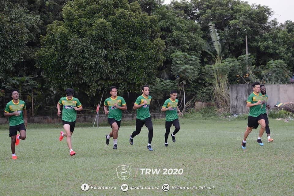 渡邉将基のインスタグラム：「Good prepare for 22 August 😁🙌🇲🇾  #kotabharu #kelantan #kelantanfa #trw #trwcc #mfl #football2020 #football #enjoyfootball #malaysia #malaysiafootball #enjoyfootball」